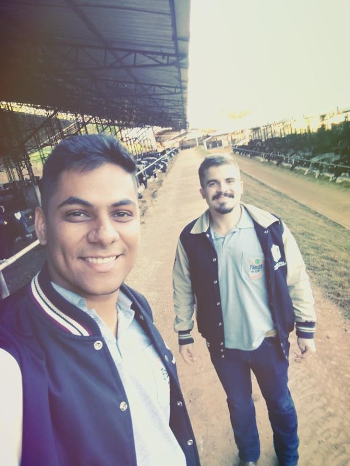 Lucas Gomes e Matheus Netto fazem estágio na Fazenda Lageado